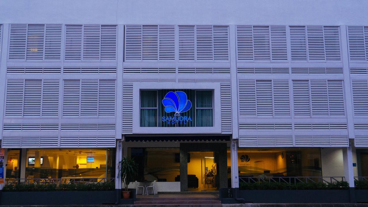 Samudra Hotel Кучинг Екстериор снимка