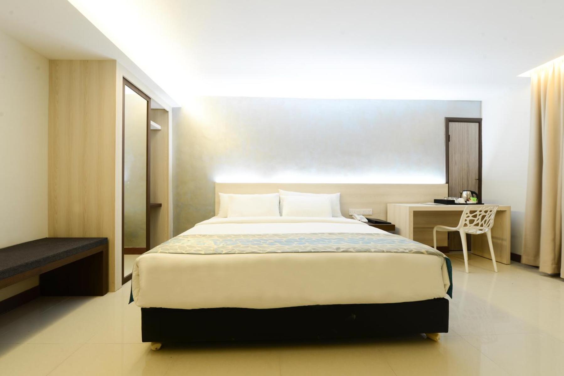Samudra Hotel Кучинг Екстериор снимка