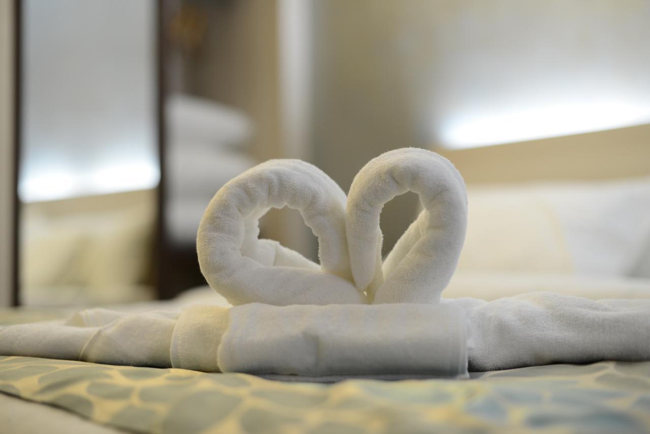Samudra Hotel Кучинг Екстериор снимка