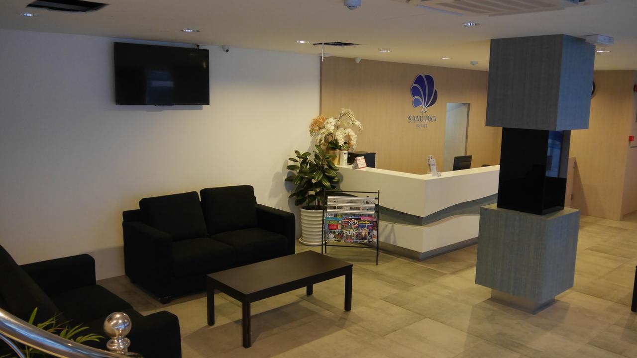 Samudra Hotel Кучинг Екстериор снимка