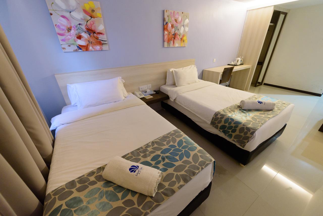 Samudra Hotel Кучинг Екстериор снимка