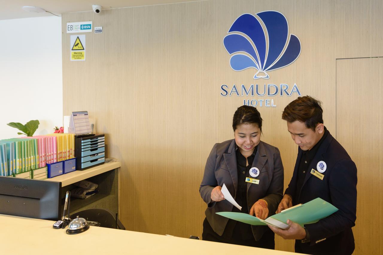 Samudra Hotel Кучинг Екстериор снимка
