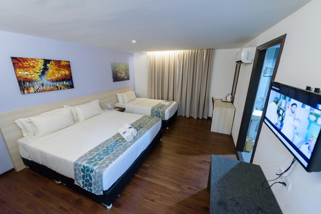 Samudra Hotel Кучинг Екстериор снимка
